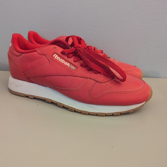 Reebok Classic Red Sneakers - Picture 4 of 7